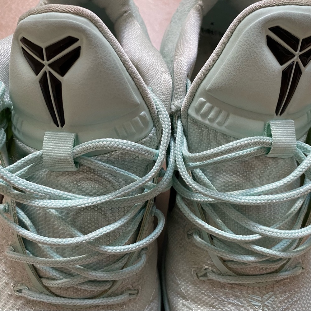 Nike Kobe AD Igloo Mint Green basketball shoes - Picture 5 of 6